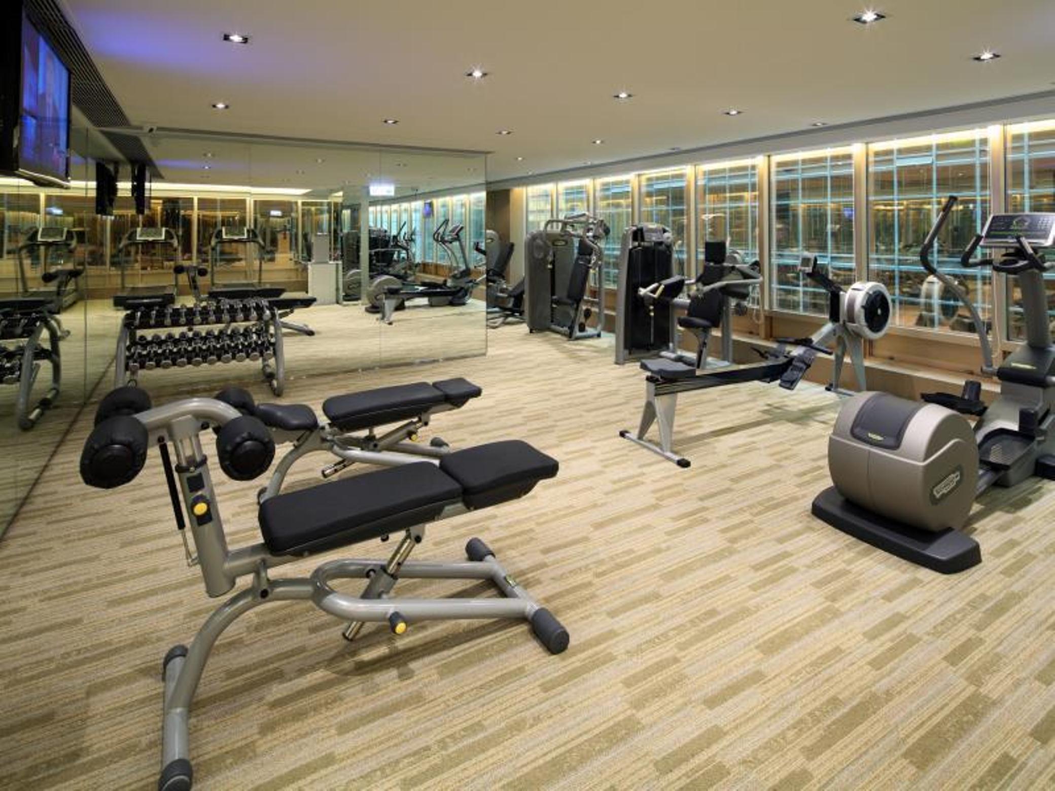 酒店 The Royal Pacific & Towers 4*