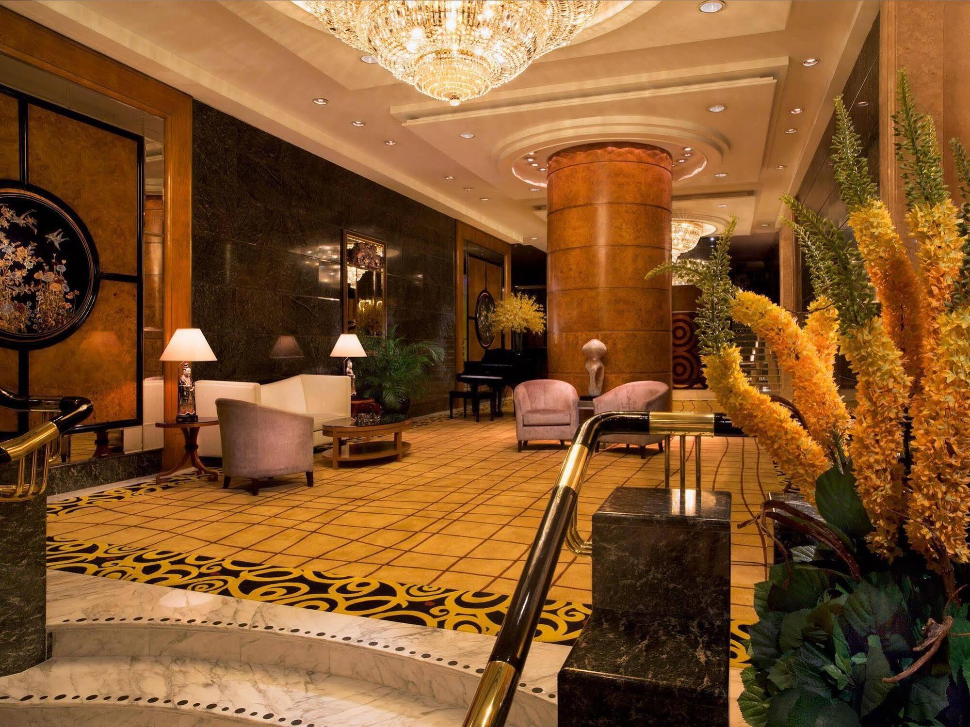The Royal Pacific & Towers 酒店